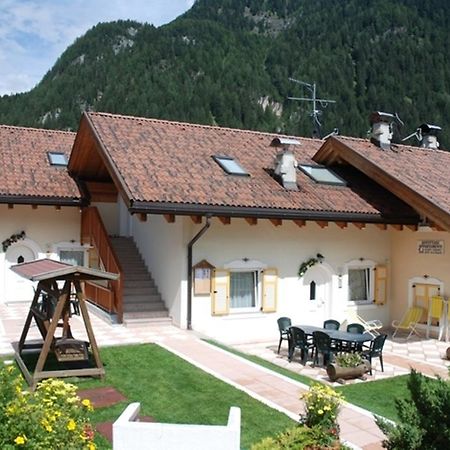 Residence Le Rose Pozza di Fassa Kültér fotó